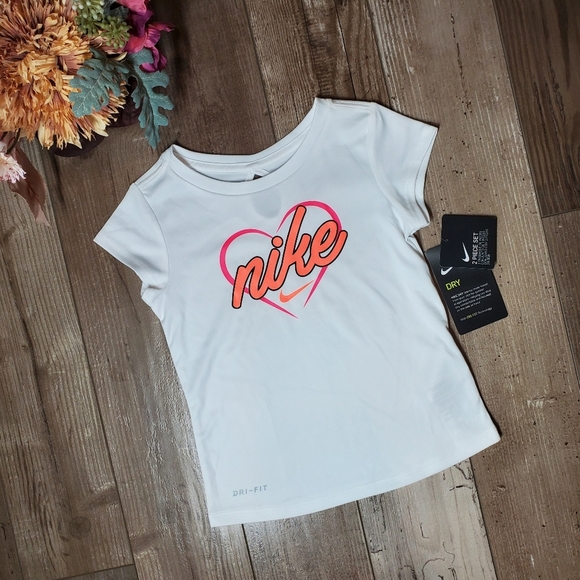 NWT Girl’s Nike Dri-Fit T-shirt Size 4T White Pink Orange Heart Graphic Logo - Picture 14 of 14